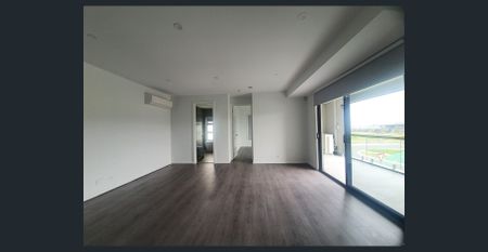 Low Maintenance & No Carpet! - Photo 3