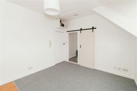 Darwin Road, SO15 - Photo 2