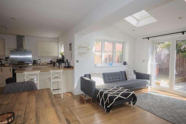 Ennismore Road, Crosby, L23 - Photo 1