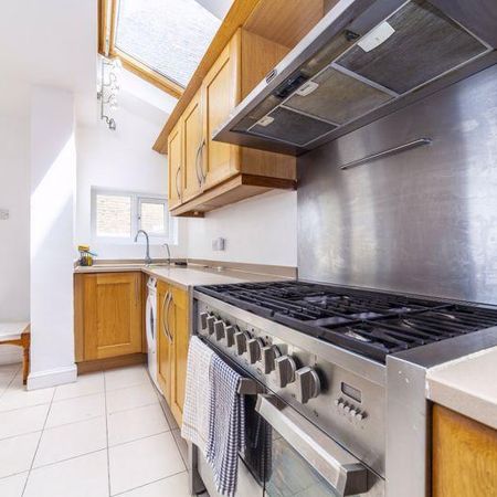 6 bedroom terraced house to rent - Photo 4