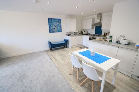 2 bedroom apartment to rent - Photo 5