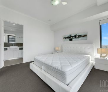 FULLY FURNISHED EXECUTIVE APARTMENT WITH VIEWS AT THE PINNACLE - Photo 4