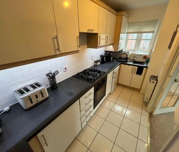 2 bedroom flat to rent - Photo 6