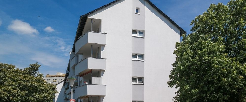 Ihr neues Zuhause in der Teichbreite: Lichtdurchflutete 4-Zimmer-Wohnung mit zwei sonnigen Loggien! - Photo 1