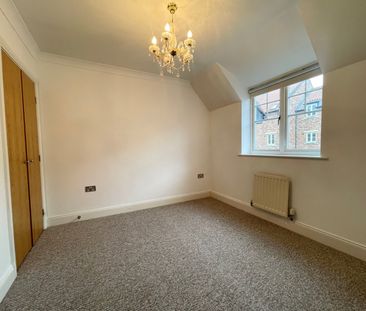 4 bedroom detached house to rent - Photo 2