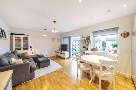 Kennett Lane, Chertsey, Surrey, KT16 - Photo 4