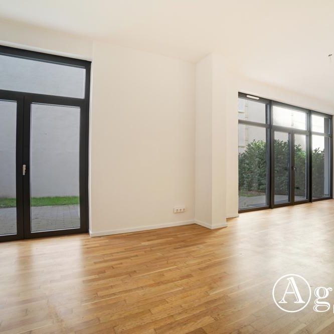 TEILGEWERBLICH MÖGLICH! Luxuriöses Townhouse mit 5 Zimmern und Dachterrasse auf über 300m² in Mitte! - Foto 1