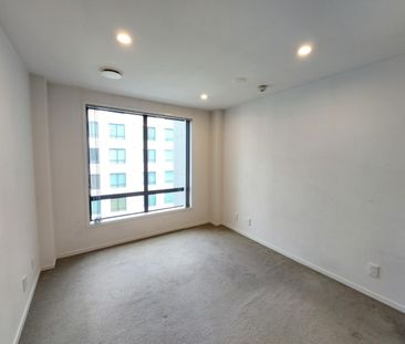 2 LARGE Bedroom unit @ Dockside include a secure carpark. - Photo 1