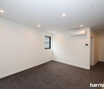 Modern 1 Bed Room with Huge Balcony! - Photo 1
