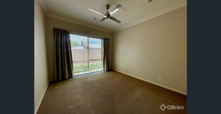 LOCATION LOCATION - Photo 4