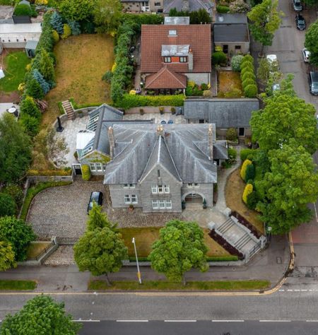 King's Gate, Aberdeen, AB15 - Photo 2