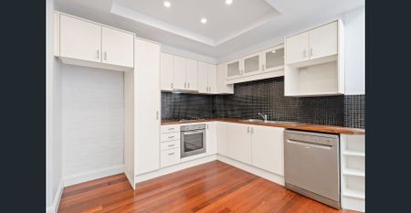 Spacious 3-Bedroom Terrace in the Heart of Surry Hills - Photo 4