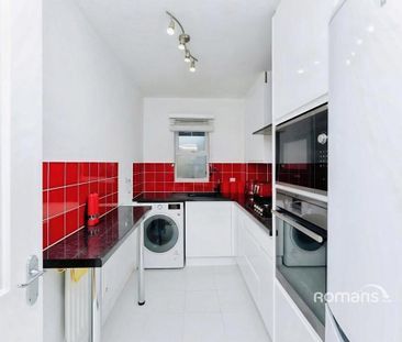 1 bedroom in a house share to rent - Photo 3