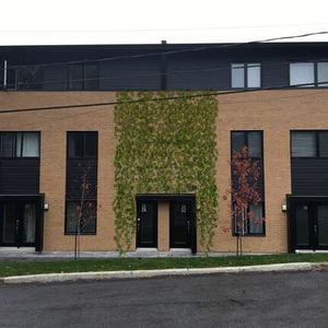 CONDO 4 1-2 NIVEAU TERRASSE + CABANON - Photo 3