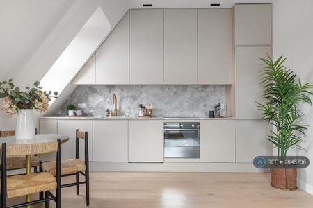 3 bedroom flat to rent - Photo 5
