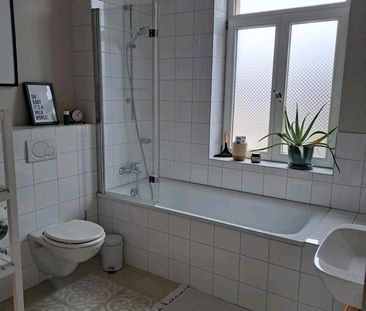 Wunderschöne teilmöblierte Altbauwohnung für 8 Monate zu vermiete - Foto 1