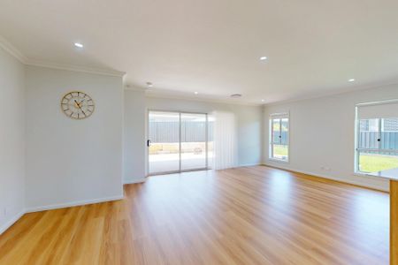 27 Ballyneal Crescent, Heddon Greta NSW 2321 - Photo 3