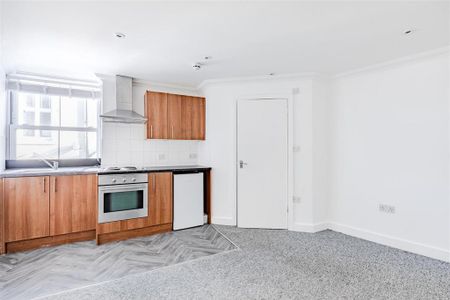 Studio to rent - Photo 3