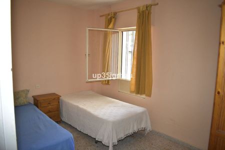 4 room luxury Flat for rent in Estepona, Spain - Photo 4