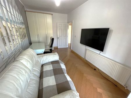 13 Sweetman House, Stapolin Avenue, Baldoyle, Dublin 13 - Photo 2