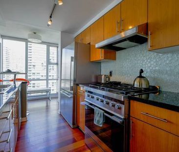 Downtown Vancouver Yaletown Waterfront 2 bed 2 bath furnished or not - Photo 1