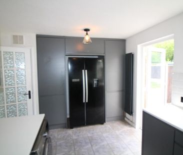 3 bedroom terraced house to rent - Photo 3