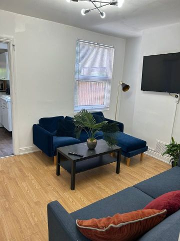 2 Bed Terraced House, Shakleton Road, CV5 - Photo 3