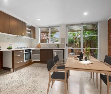 Inner City Lifestyle Perfection – Updated throughout! - Photo 6
