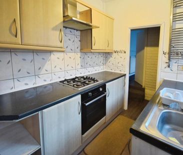 2 bedroom semi-detached house to rent - Photo 3