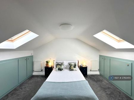 6 bedroom terraced house to rent - Photo 3