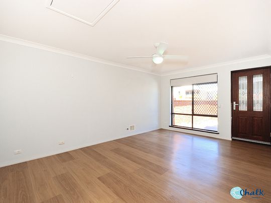 6 MONTHS ONLY !! BEAUTIFUL BEACH LOCATION ! MODERN UNIT ! - Photo 1