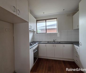 Charming Unit for Lease - Photo 1