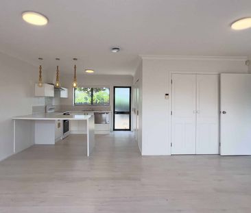 Stand-alone, Fully Renovated Family Home - Photo 2