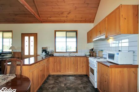 SEASIDE COTTAGE IN FISHING VILLAGE - Photo 5