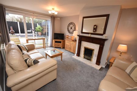 Stewart Close, Heswall - Photo 3