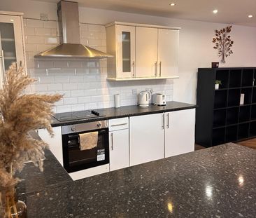 3 Bed Flat, Oak Terrace, L7 - Photo 3