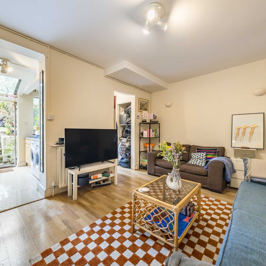 Stockwell Road, Stockwell, SW9, London - Photo 1
