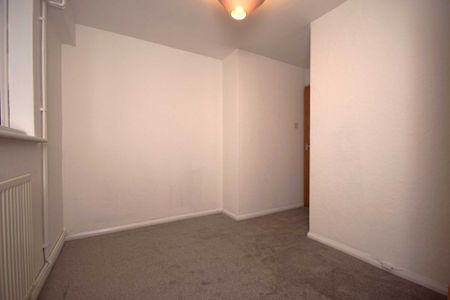 2 bed First Floor Maisonette for rent - Photo 4