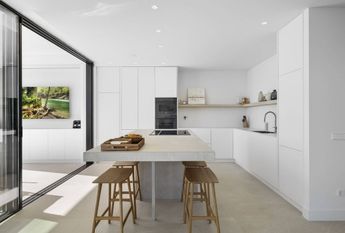 Luxury Villa for rent in Benahavís, Spain