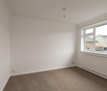 3 bedroom end of terrace house to rent - Photo 3