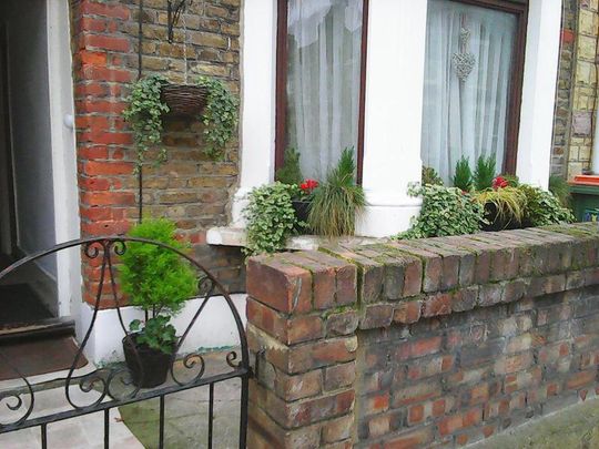 3 bedroom terraced house to rent - Photo 1