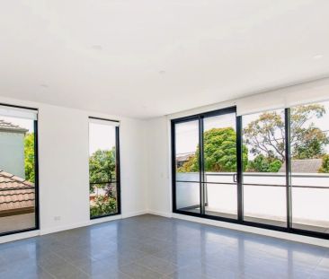 2 Bed, 2 Bath - Photo 2