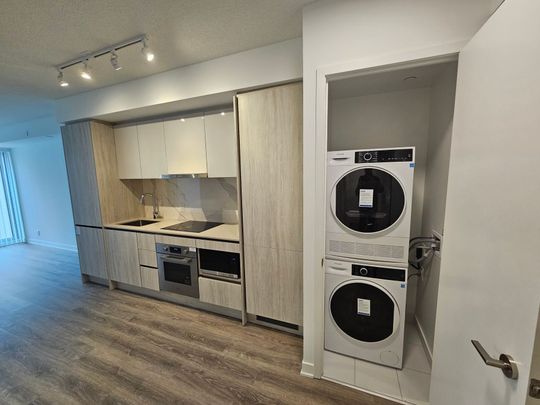 For Lease - 180 Front Street Unit# 906, Toronto, Ontario - Photo 1
