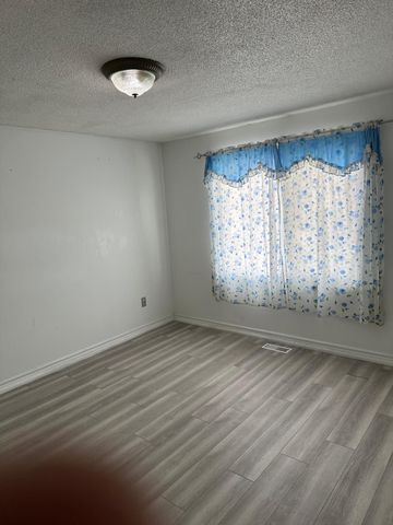 For Lease - 37 Frontier Pathway Unit# Main, Toronto, Ontario - Photo 2