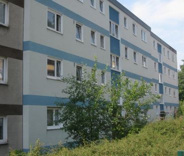 AUSGESTATTET MIT PVC UND RAUFASER UND SOFORT BEZIEHBAR: HELLE DREI-... - Photo 1