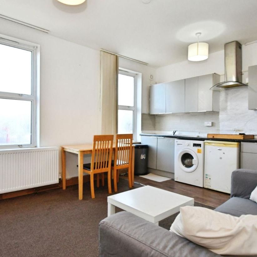 Kingsley Road, Hounslow, TW3 - Photo 1