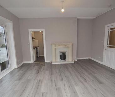 2 bedroom ground floor flat to rent - Photo 3