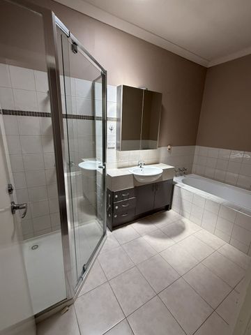 Perfect Location! - Photo 5