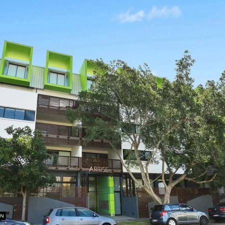 MGM MARTIN – ONE BEDROOM APARTMENT - Photo 4