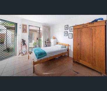 Resort-Style Living in Tallebudgera Cove !!! - Photo 2